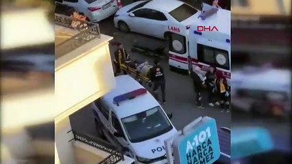İstanbul- Üsküdar'da polise çekiçli saldırı: 1'i polis 3 yaralı / yeni bilgi ve görüntülerle