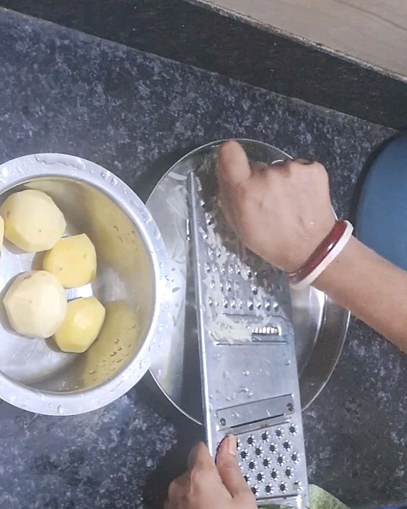 Cruncy Muncy Aloo Chips Recipe