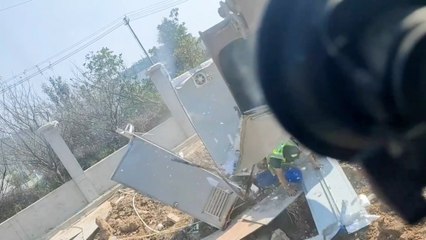 Digger driver disturbs colleague’s peaceful poo by destroying toilet block