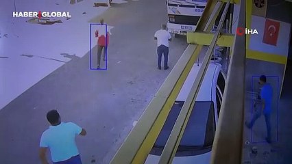 Mersin'de akıllara durgunluk veren hırsızlık! Karga otomobil anahtarını çaldı