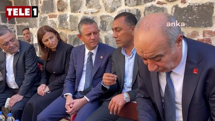 Diyarbakırlı muhtar Özgür Özel'e 524 kişilik 'fakir listesi'ni gösterdi: Çok şey var ama utanarak söylemiyorum