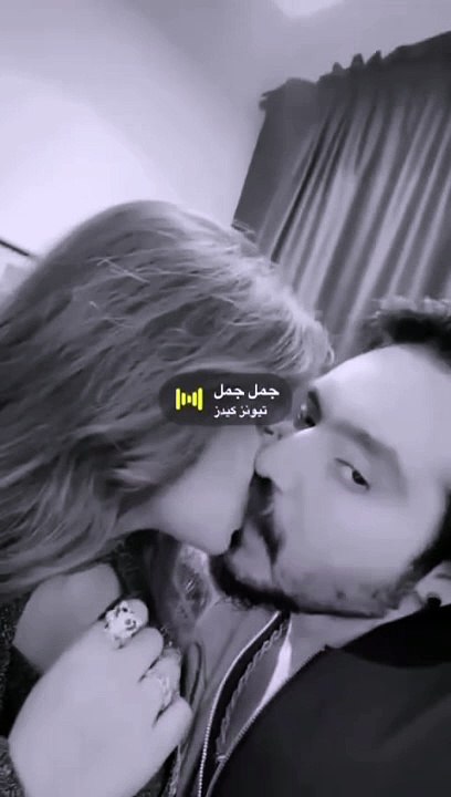 Minail Malik Hot  kissing videos