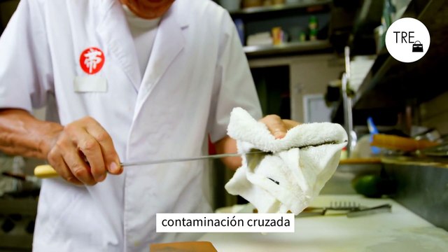 Los trapos de la cocina se lavan solos mientras preparo la cena: el truco fácil y rápido para desinfectarlos sin poner la lavadora