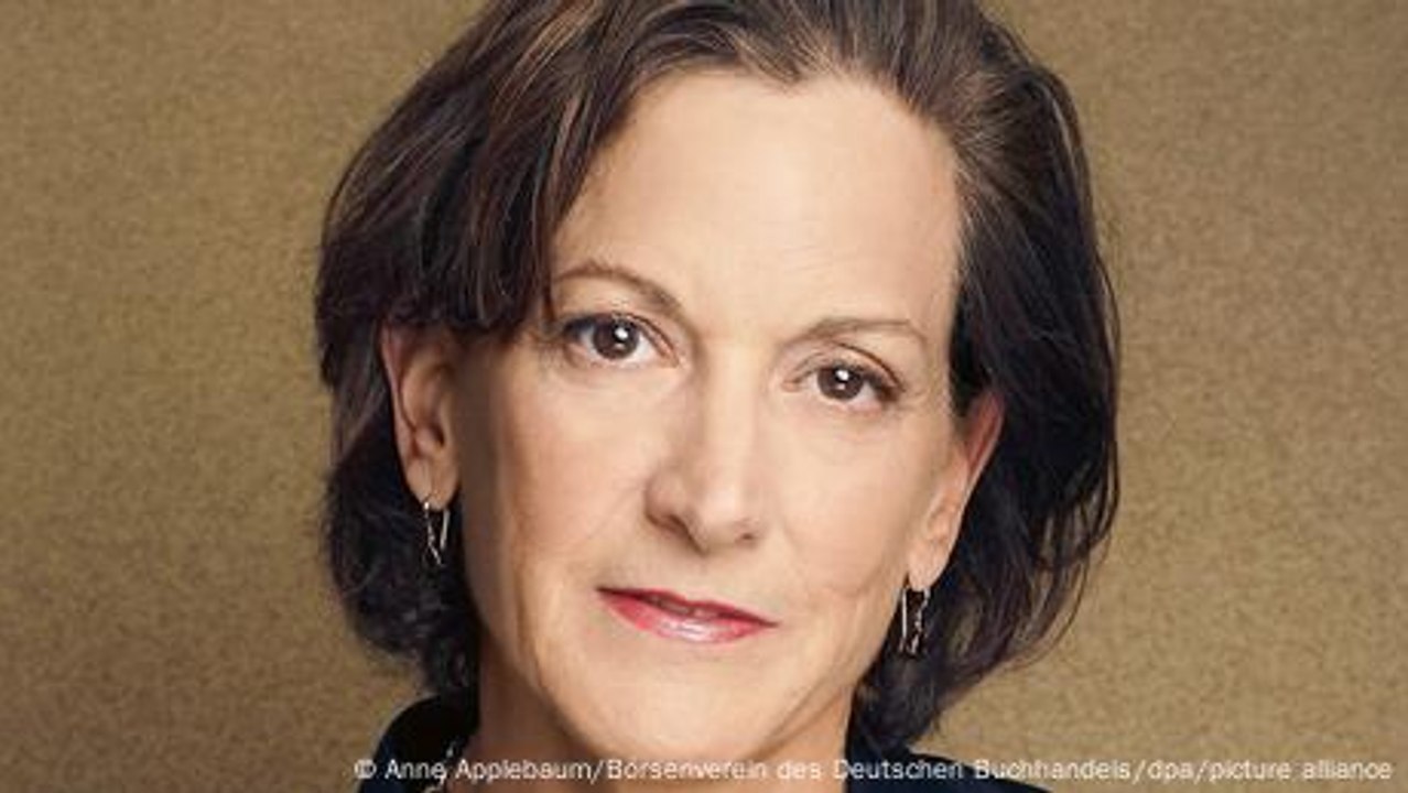 DW interview with prize-winning historian Anne Applebaum