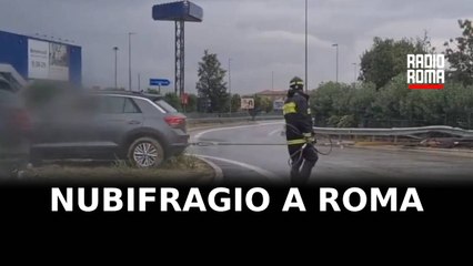 Nubifragio e strade allagate a Roma