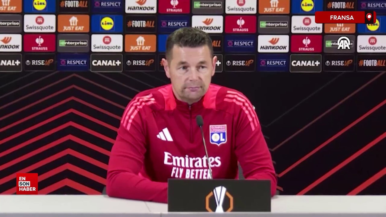 Lyon çalıştırıcısı Pierre Sage'den Wilfried Zaha sözleri