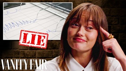 下载视频: Ella Purnell Takes a Lie Detector Test