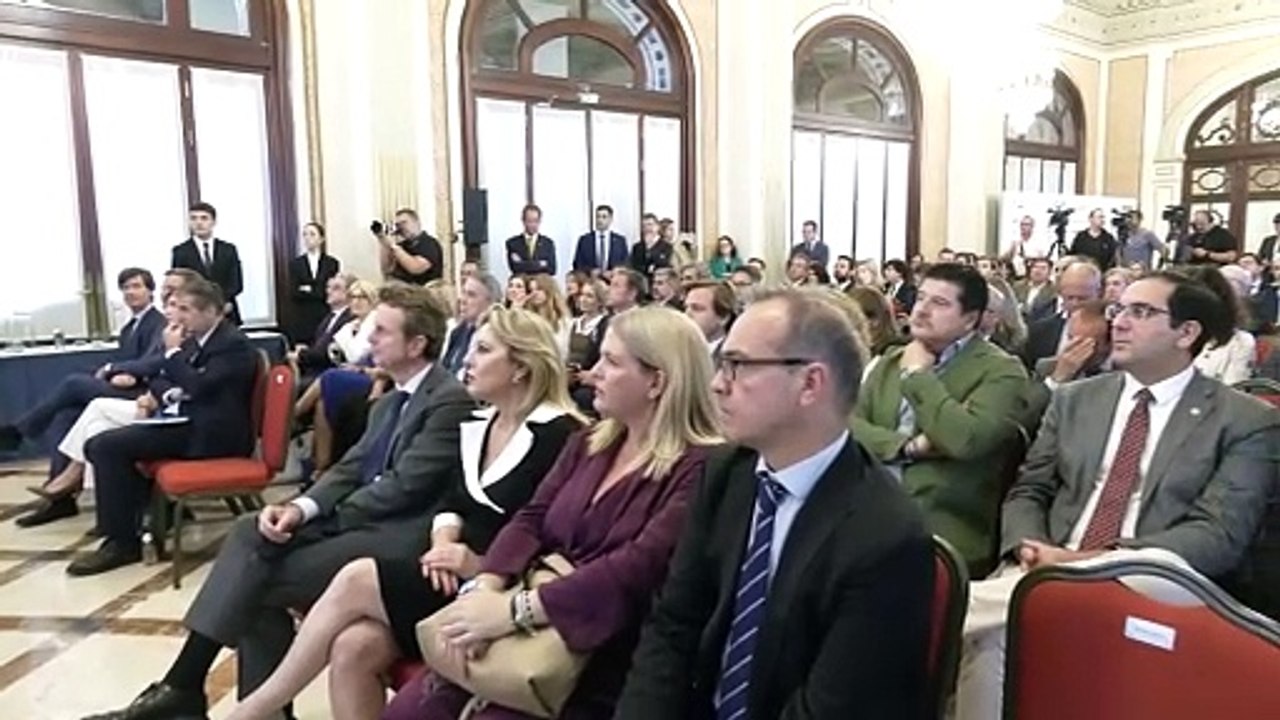 Moreno anuncia 800 millones en el Presupuesto andaluz de 2025 en ...