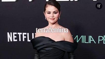 Selena Gomez en a marre de porter une gaine sous ses tenues, et ses fans réagissent