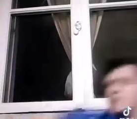 عمر فرج الاهلاوي قومي من جنبي يا اما