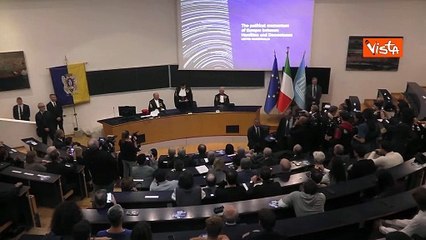 Borrell (in italiano) a studenti Carlo Bo: Prima volta che sono a Urbino, non ? facile arrivare qui