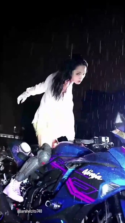 The Biker girl angel eyes reaction riding #bikergirl #Dream #viral #Follow me #Subscribe