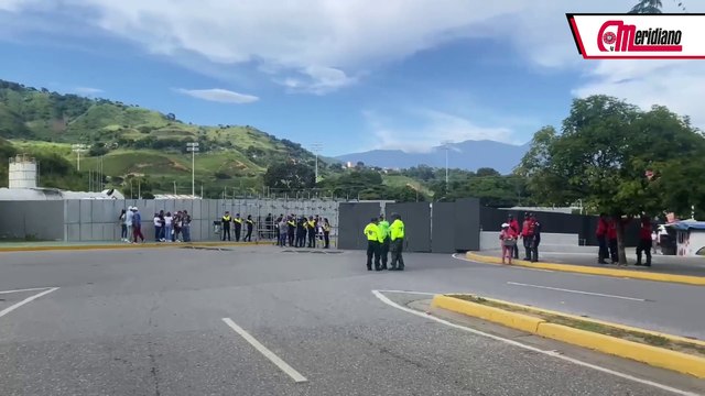 ¡Ambiente en las inmediaciones del Estadio Monumental!