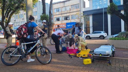 Mulher com patinete atinge criança na ciclovia na Av. Brasil