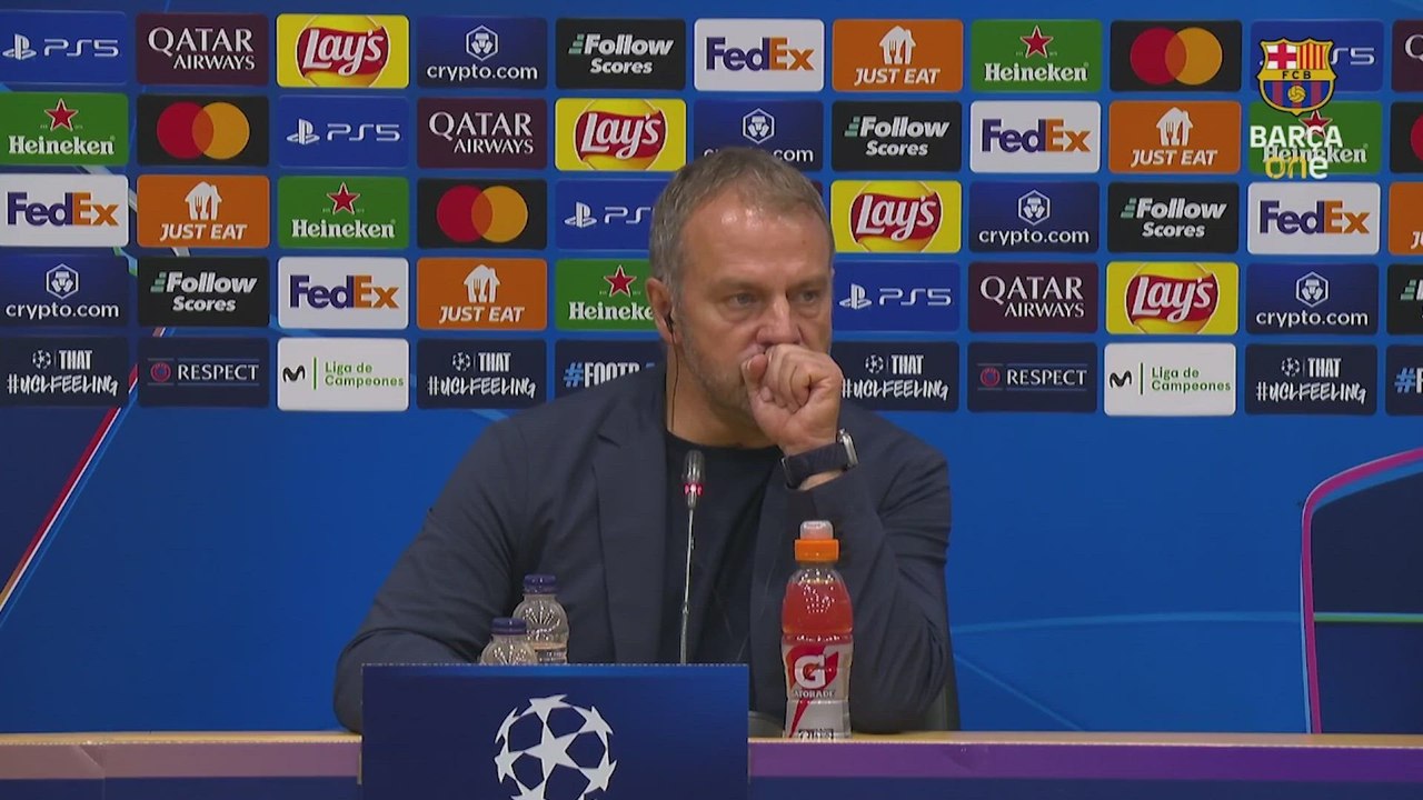 Flick se deshace en elogios con Raphinha tras su hat trick