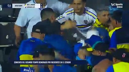 Boca Juniors - La12Tuittera - JUAN ROMÁN RIQUELME SE METIÓ EN LA ZONA DE CONFLICTO FRENANDO A