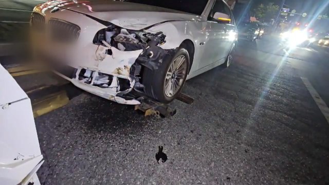 승용차·오토바이 추돌 잇따라...1명 사망·1명 경상 / YTN