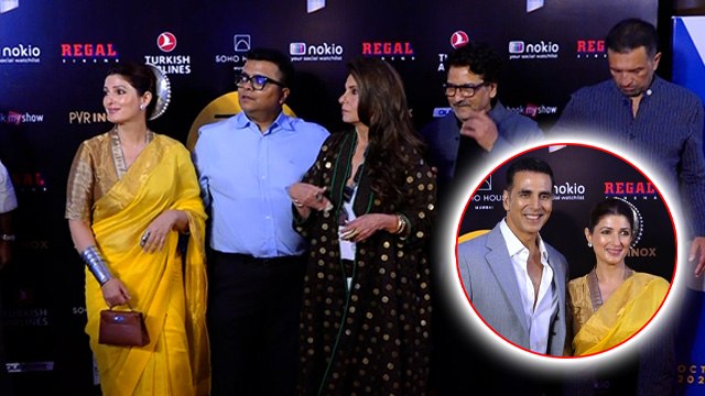 Dimple Kapadia Insults Daughter Twinkle Khanna Calls Her Junior Artist, Public Troll Video