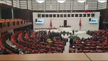 TBMM'de İYİ Partililerin eleştirdiği Bahçeli'yi, DEM Partililer savundu!