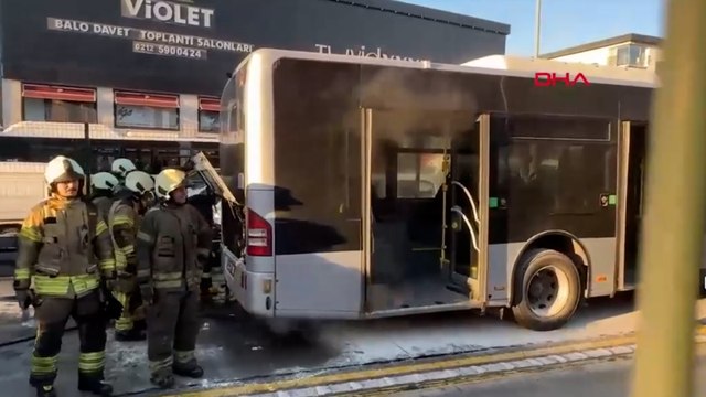Avcılar'da metrobüs yangını!