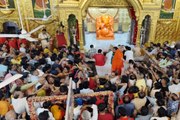 गुरु पुष्य नक्षत्र:   गणेश मंदिरों में प्रथम पूज्य गणपति का हुआ पंचामृत अभिषेक, मोदकों का लगाया भोग