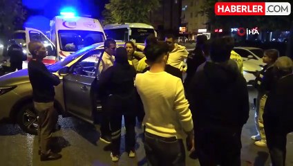Antalya'da Trafik Kazası: Sürücüler Yaralanmadan Kurtuldu