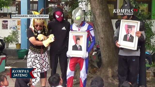 Superhero Kenalkan Foto Prabowo-Gibran ke Siswa