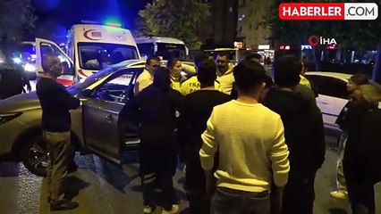 Antalya'da Trafik Kazası: Sürücüler Yaralanmadan Kurtuldu