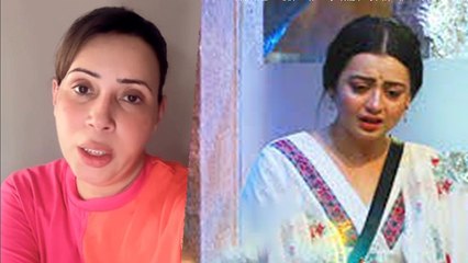 BB18 Updates: Rozlyn Khan Slams Chahat Pandey Calls Her Kanjoos, Public Funny Reaction