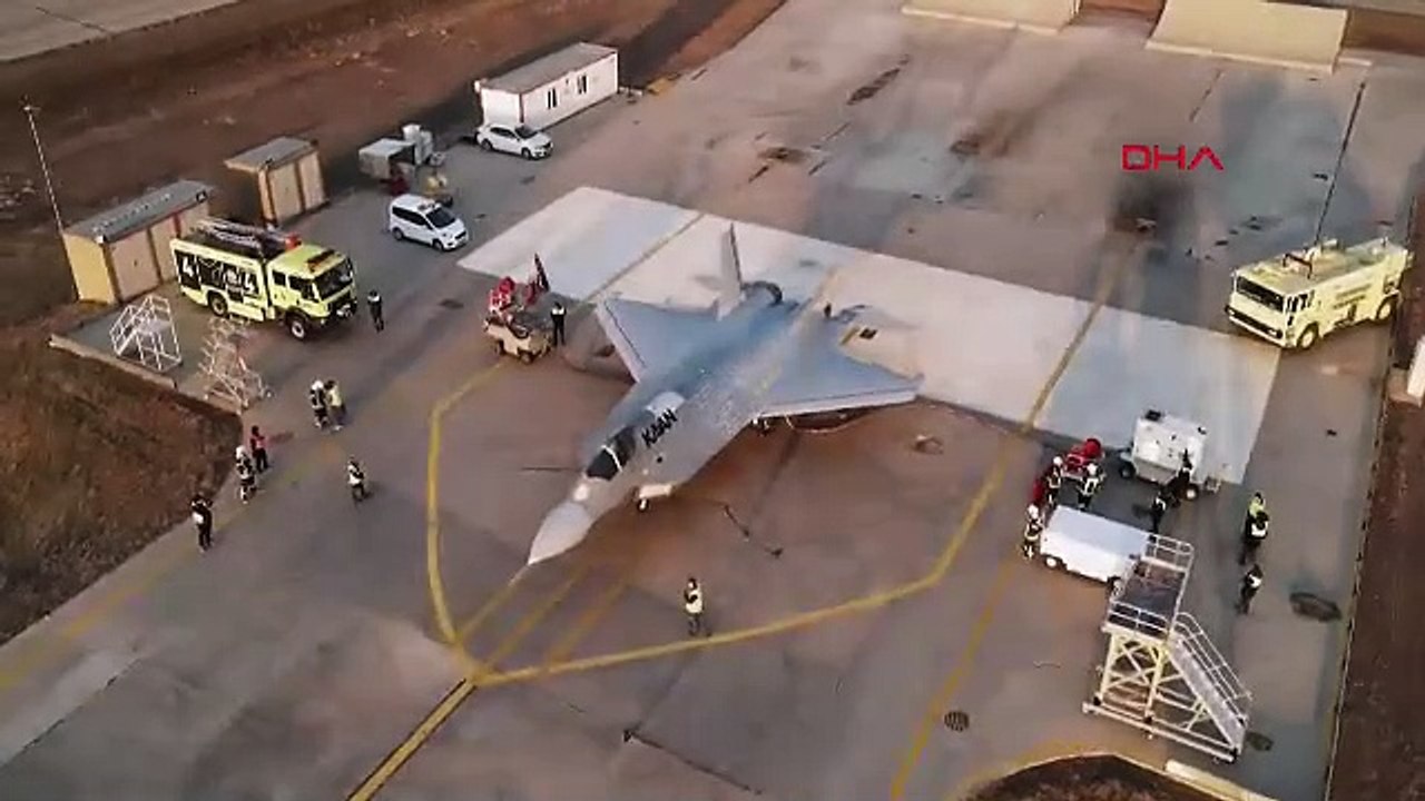 İstanbul - Milli muharip uçak Kaan'ın ilk uçuş görüntüleri yeniden gündem oldu