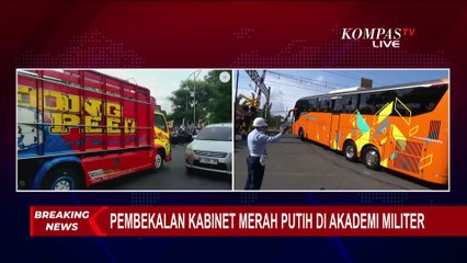 Antusiasme Warga dan Anak-Anak Bawa Poster Sambut Prabowo dan Jajaran Menteri di Kawasan Akmil