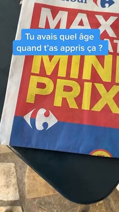 Le logo Carrefour