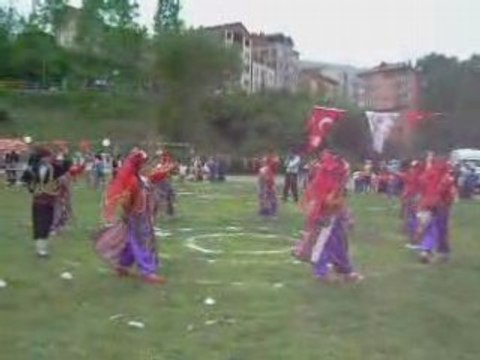 Kumru Halk Egitimi Merkezi Folklor Ekibi Gösterisi
