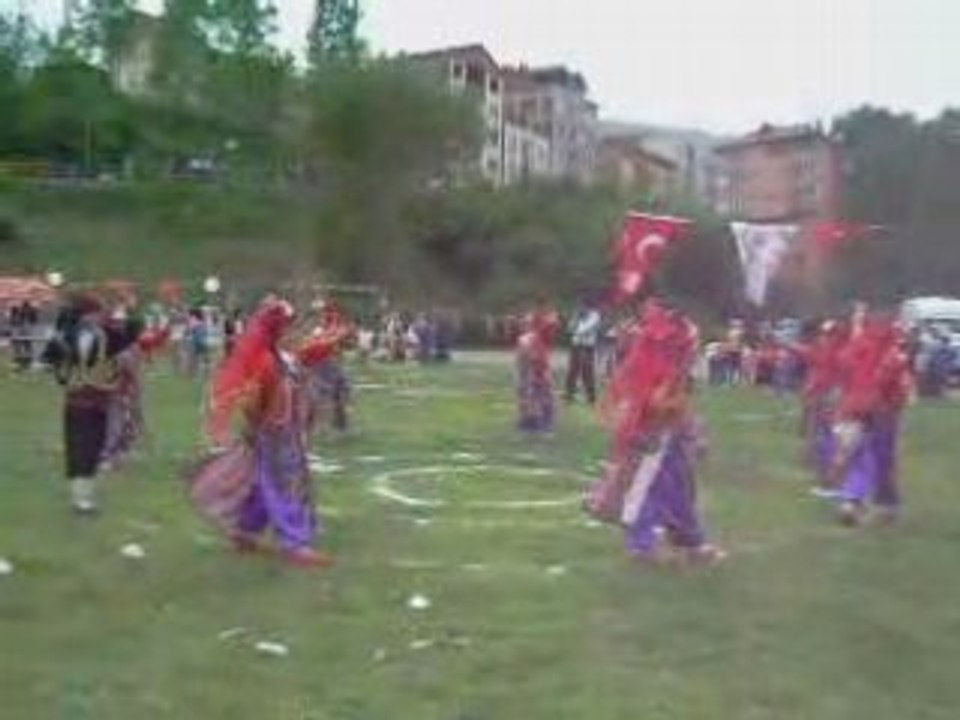 Kumru Halk Egitimi Merkezi Folklor Ekibi Gösterisi