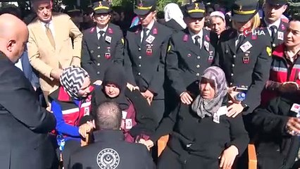 Şehit edilen taksi şoförü Murat Arslan son yolculuğuna uğurlandı