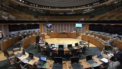 Laura Anne Jones MS points out ticket pricing differences at the Senedd.