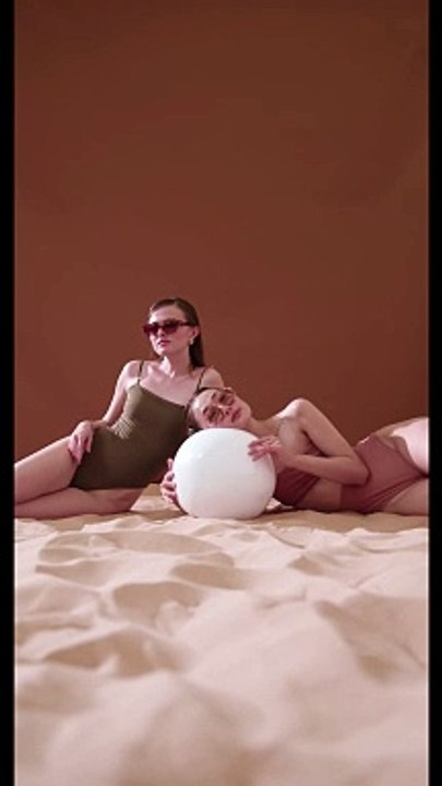 Carter Celaena | Relaxing With Hottest