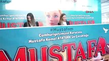 ‘Mustafa’ filminin İstanbul galasına yoğun ilgi: Atatürk’ün çocukluğu beyaz perdede izlendi