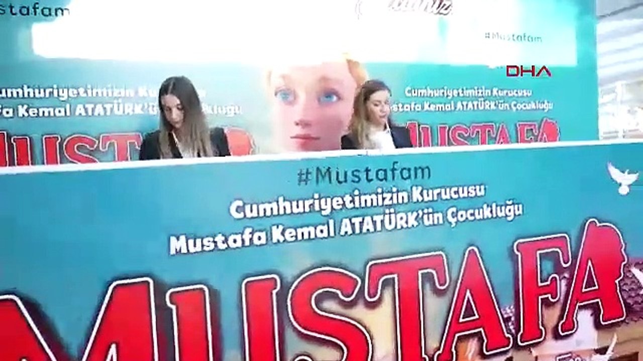 ‘Mustafa’ filminin İstanbul galasına yoğun ilgi: Atatürk’ün çocukluğu beyaz perdede izlendi