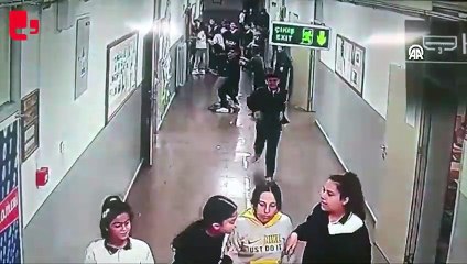 Nefes borusuna elma parçası kaçan öğrenciyi, arkadaşı Heimlich manevrasıyla kurtardı
