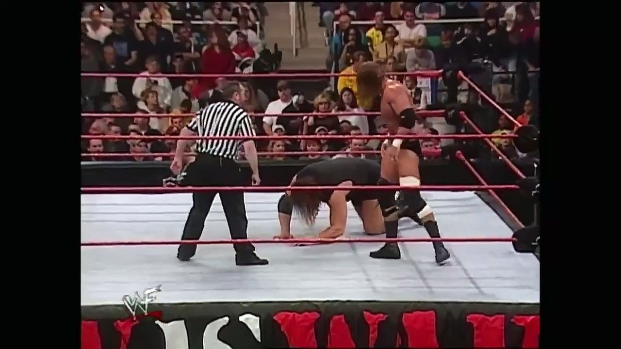 WWF Championship match： Big Show vs Triple H. Monday Night RAW (McMahon-Helmsley Era). Dec. 27, 1999