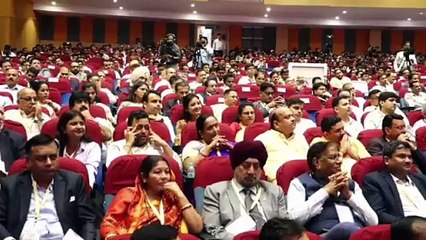 रीवा रीजनल इंडस्ट्री कॉन्क्लेव में रिलायंस बायो एनर्जी के बिजनेस हेड, हरीन्द्र के त्रिपाठी