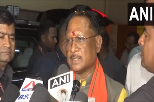 CG Video: बिजली कर्मचारियों को दिवाली 12,000 रुपये बोनस देने की घोषणा कर साय ने कही ये बात, देखें Video...