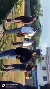 Aluno de autoescola confunde pedais e carro vai pagar em lago