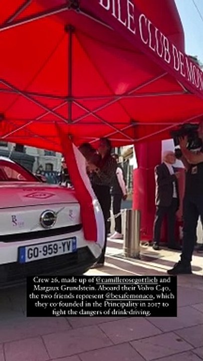 Camille Gottieb au départ du 8ème E-Rallye de Monte-Carlo, sur la place du Casino à Monaco