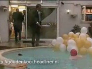 Jaap in het zwembad onderonsje met Ron