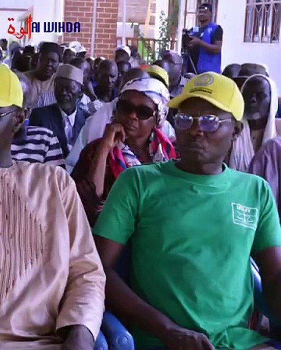 Tchad : La chargée de la Communication de la Direction Nationale de Campagne (DNC), Amina Priscille Longoh a tenu une rencontre d'échange avec les chefs traditionnels du Mandoul Oriental ce mercredi 01 mai 2024 à sa résidence de Koumra. Cette rencontre av