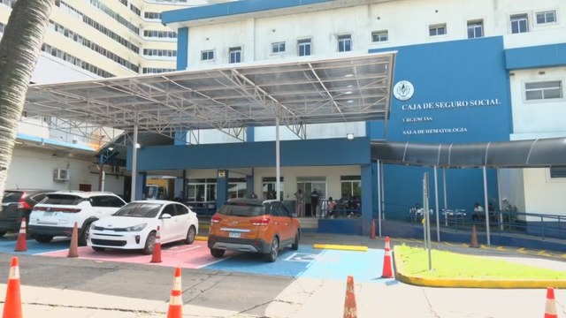 Complejo de la CSS se queda escaso de camillas, pero administración de Mon asegura que atención ha mejorado