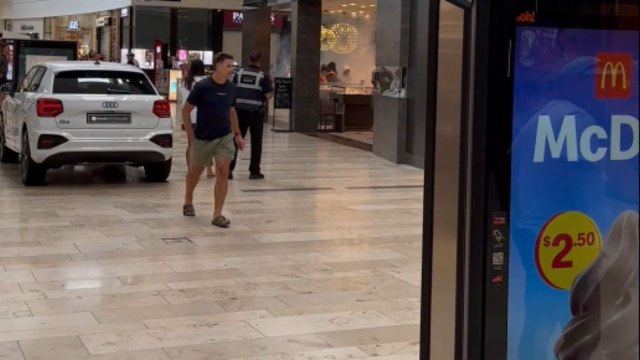 A clip of some robbers Ram-raiding a jewellery store in New Zealand
