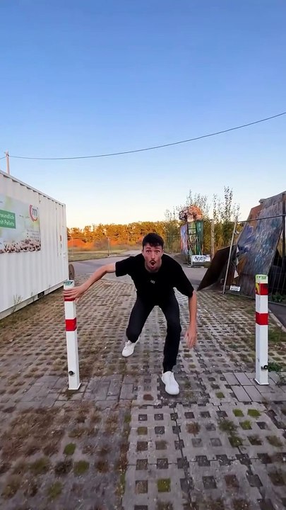 Close call…   This session almost ended badly. When I went into the reverse I realised I‘m heading stra... managed to pull back a little at the last second and only hit it with my right hand and foot. Luckily I wasn’t hurt at